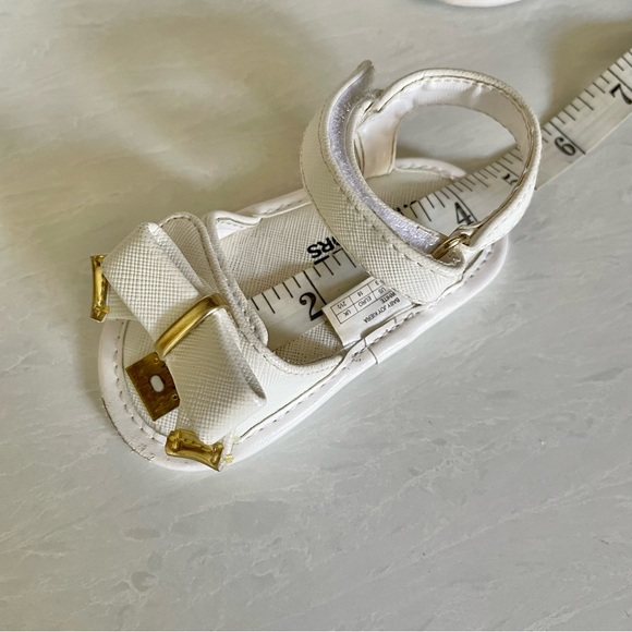 Michael Kors - White Baby Joy Kiera Sandals- Size 3 - Picture 11 of 11